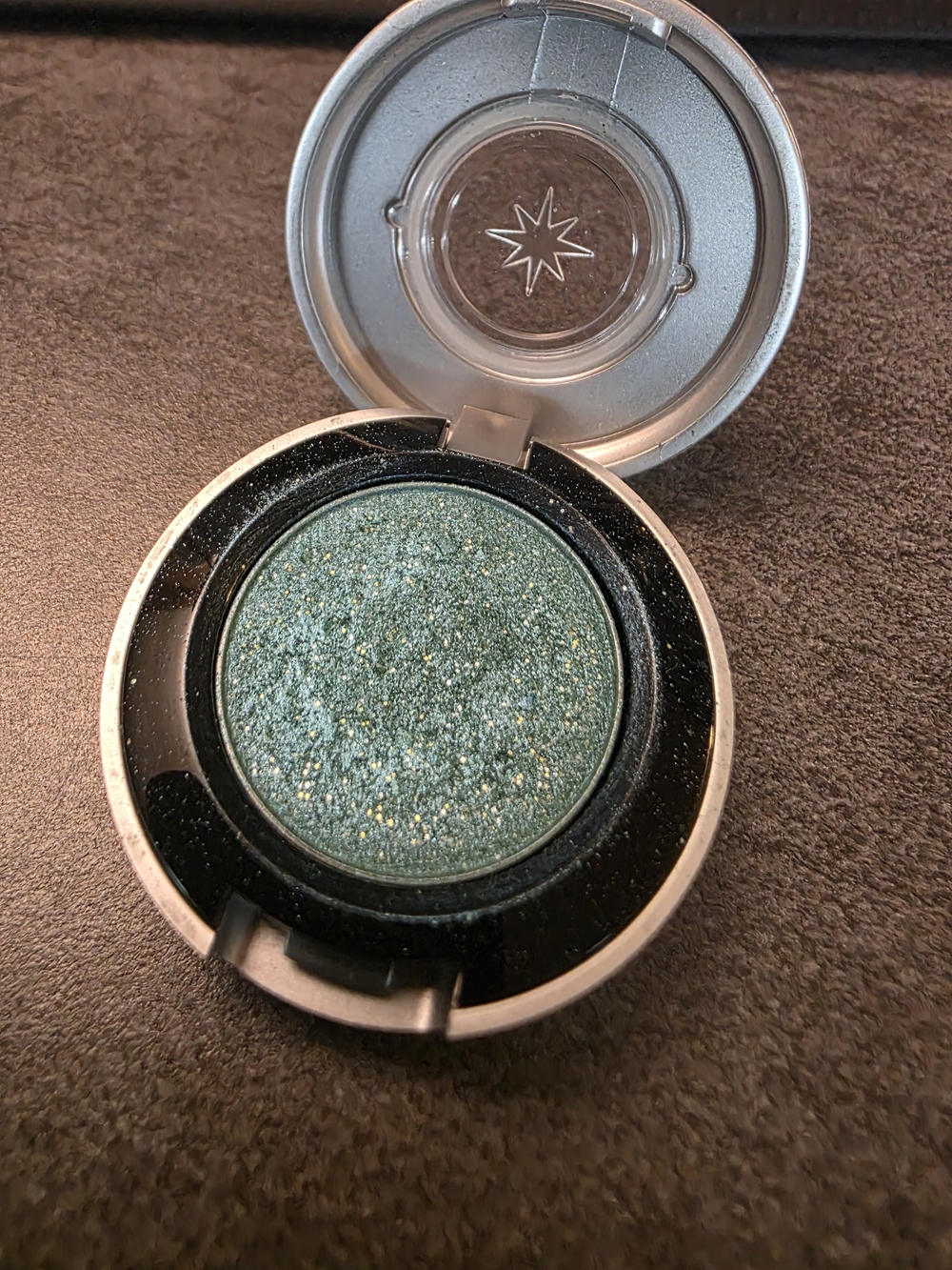 Urban Decay: MINX Shimmery Teal-Green w/ Gold Glitter Eyeshadow Single